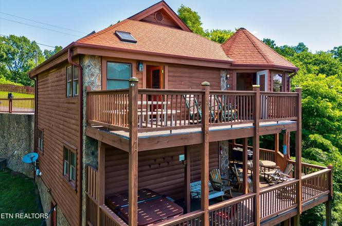 2054 Oakmont Dr, Sevierville, TN