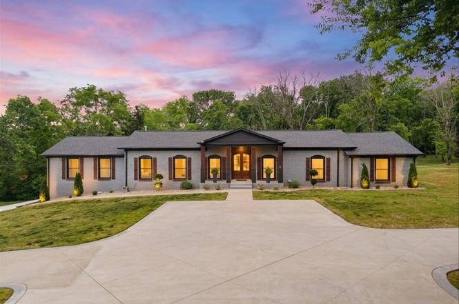 8115 Vaden Dr, Brentwood, TN