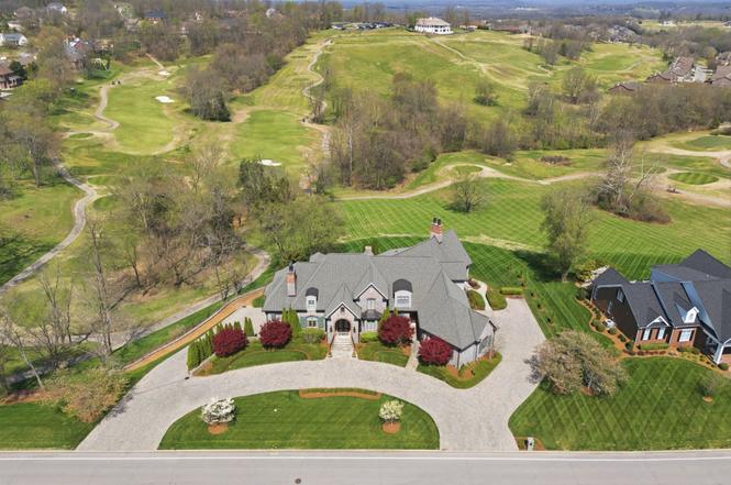 517 Ridgecrest Ln, Lebanon, TN
