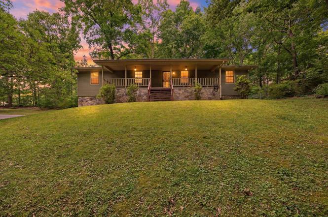 2553 Oak Shadows Dr, Chattanooga, TN