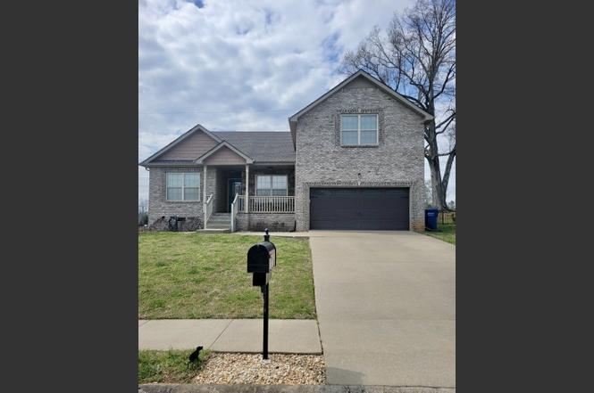 301 Ivy Bend Cir, Clarksville, TN