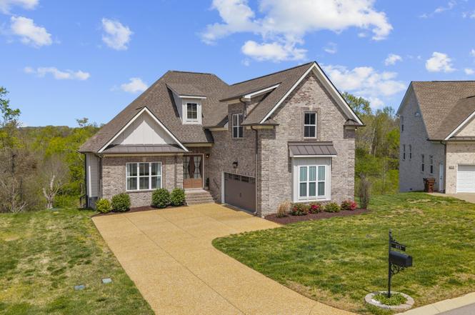 813 Ridgestone Pl, Lebanon, TN