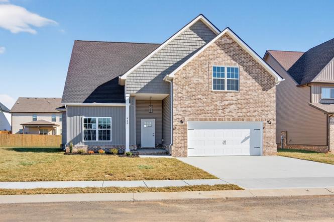 622 Woodrush Dr, Clarksville, TN
