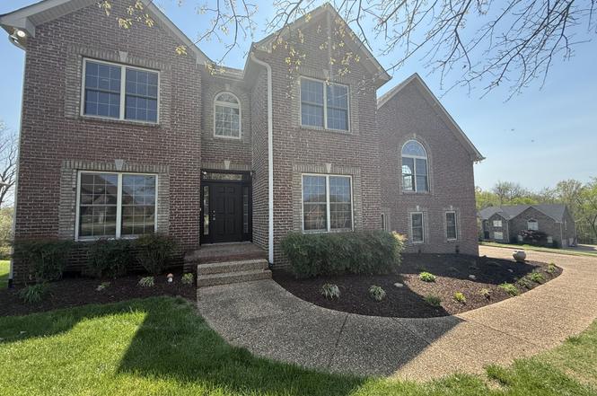 1030 Tower Hill Ln, Hendersonville, TN