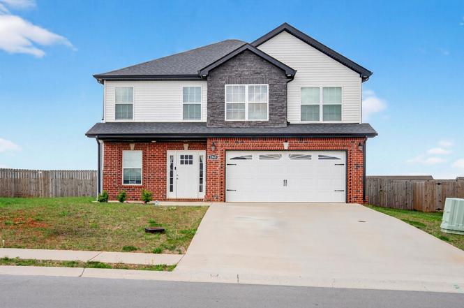 1969 Sydney Louise Dr, Clarksville, TN