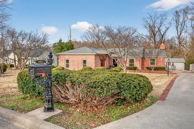 247 Cherokee Trl, Clarksville, TN