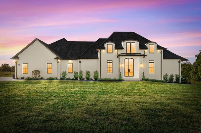 1914 Hickory Point Rd, Clarksville, TN