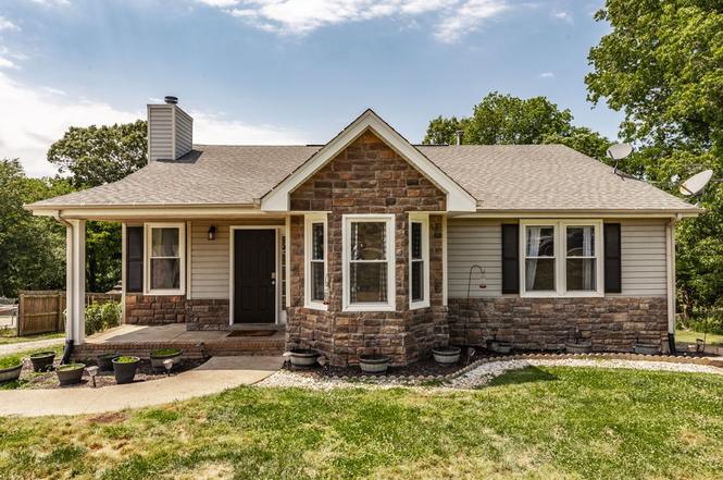 748 W Creek Dr, Clarksville, TN