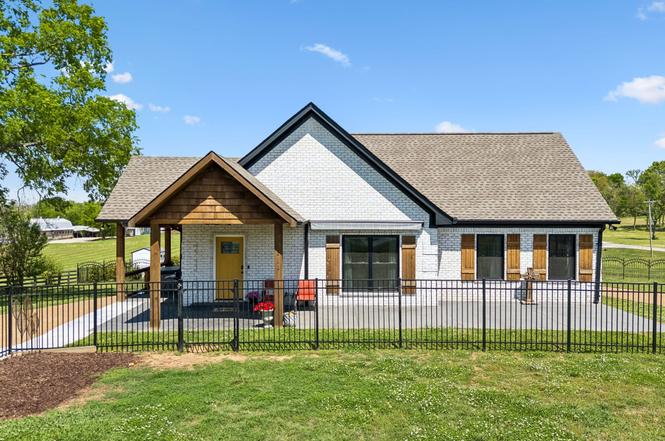 2104 Williamsport Pike, Columbia, TN