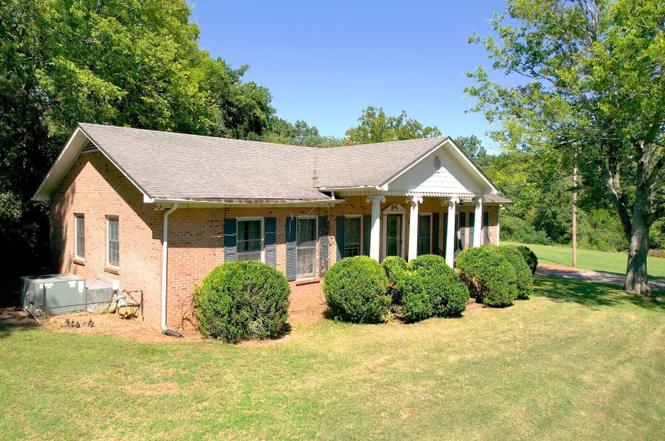 217 Bear Creek Pike, Columbia, TN