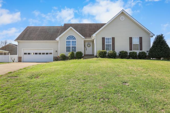 2355 Ellsworth Dr, Clarksville, TN