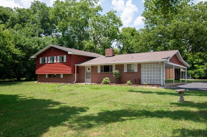 1386 Long Hollow Pike, Gallatin, TN