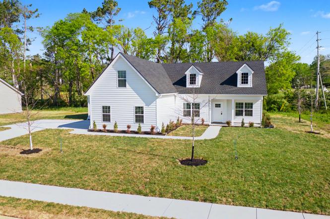 100 Centennial Ln, Columbia, TN