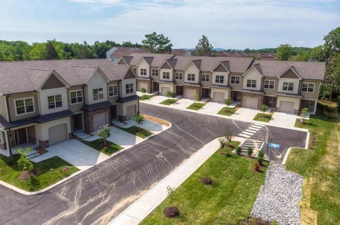 202 Signature Pl, Lebanon, TN