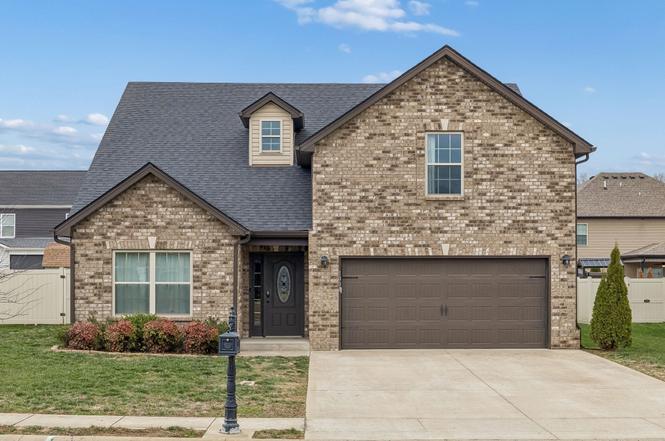 1008 Meadowview Ln, Clarksville, TN