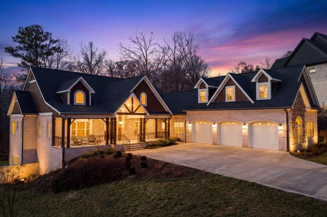 717 Pembridge Cir, Cleveland, TN