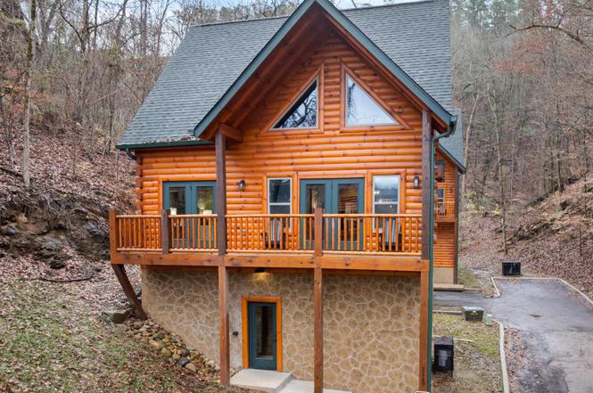 2119 Valley Creek Way, Pigeon Forge, TN
