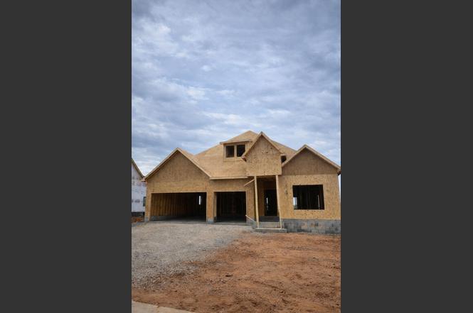 214 Low Plains Ln, Clarksville, TN