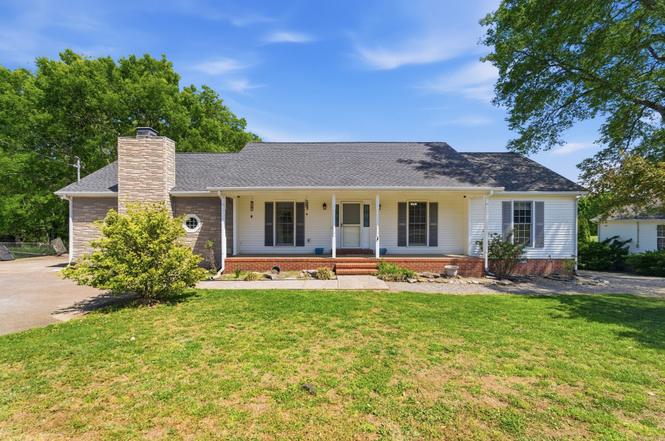 1050 Brinkley Rd, Murfreesboro, TN