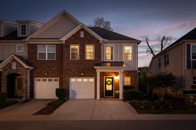 1022 Emery Bay Cir, Hendersonville, TN