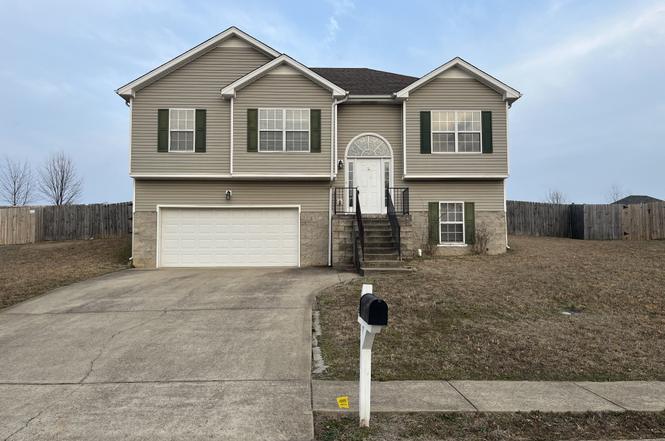 1448 Mutual Dr, Clarksville, TN