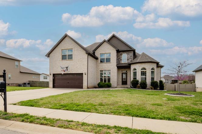 204 Bluebriar Trce, Clarksville, TN