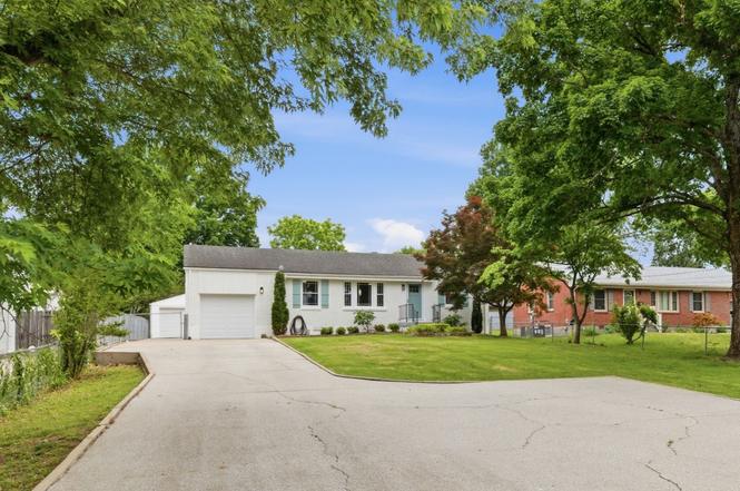 353 Melpar Dr, Nashville, TN