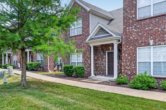 820 General Cabot Ct, Murfreesboro, TN