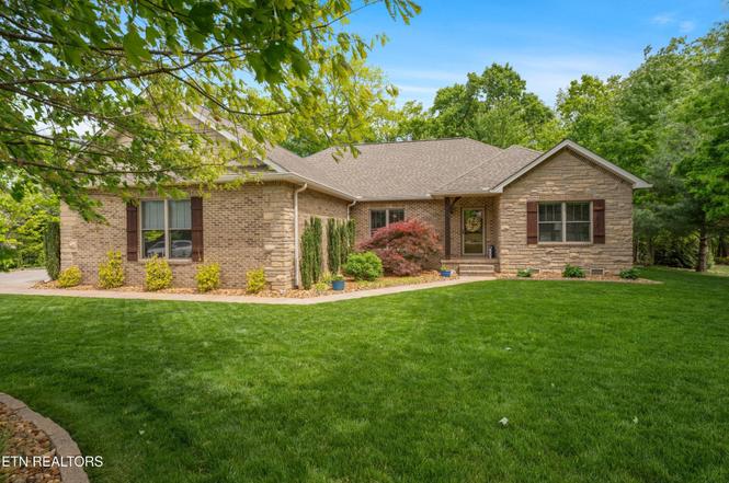 18 Cedar Ridge Cir, Crossville, TN