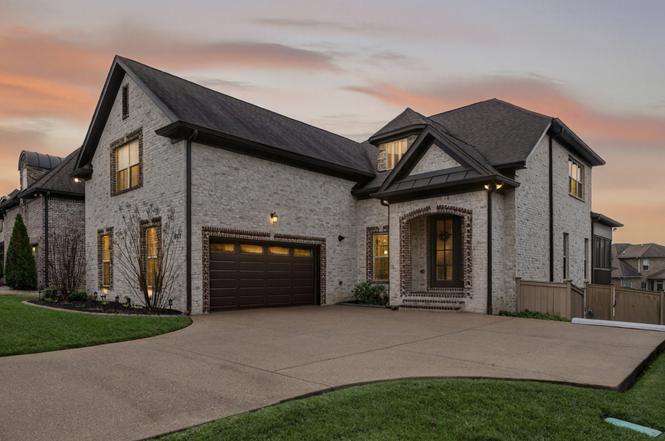 607 Southshore Pt, Mount Juliet, TN