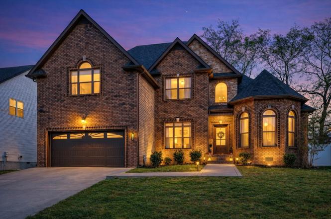 1401 Apple Blossom Rd, Clarksville, TN