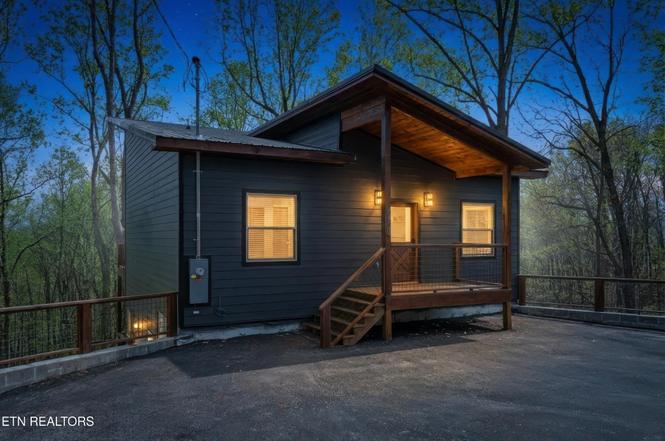 640 Carter Plz, Gatlinburg, TN
