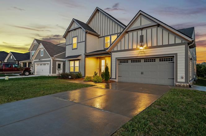 1055 Inez Dr, Smyrna, TN
