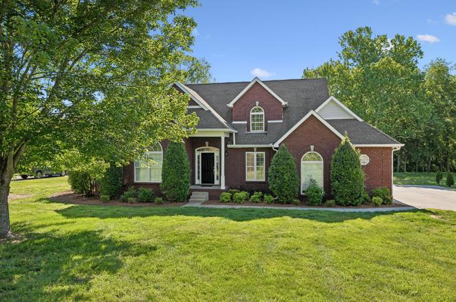 450 Bonnie Valley Dr, Lebanon, TN