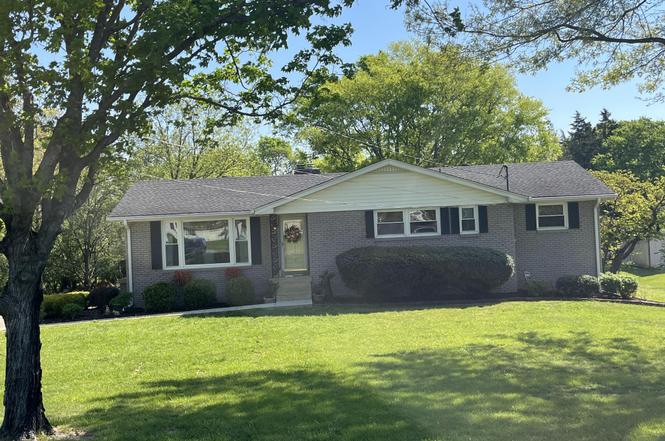 141 Maple Dr, Hendersonville, TN