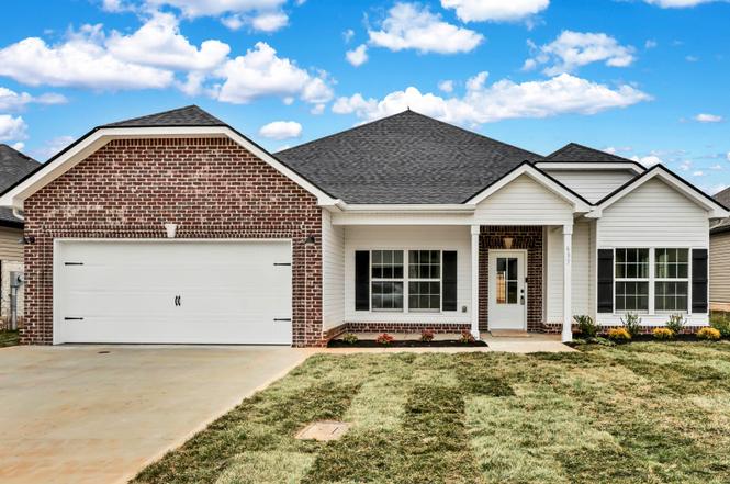 637 Woodrush Dr, Clarksville, TN