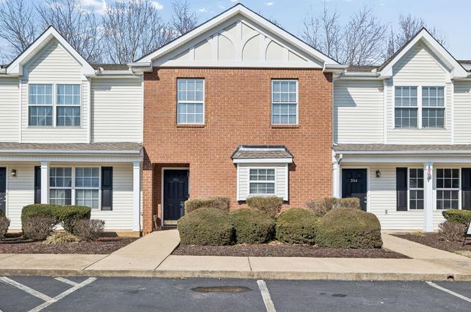 306 Arapaho Dr, Murfreesboro, TN