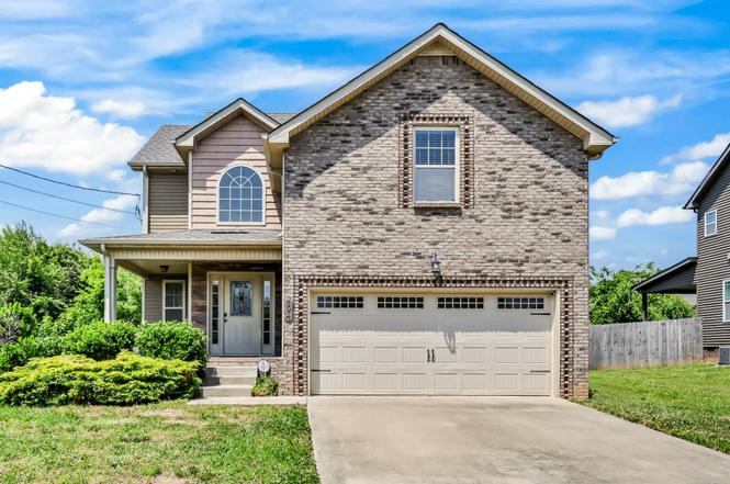 1017 Sunrise Dr, Clarksville, TN