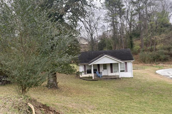 831 Cumberland Dr, Clarksville, TN