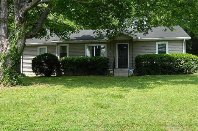 918 Velma Ln, Murfreesboro, TN