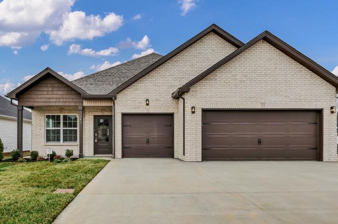641 Woodrush Dr, Clarksville, TN