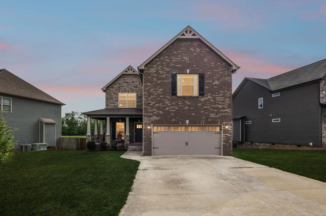 1035 Barnhill Rd, Clarksville, TN