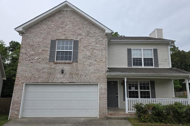 3499 Oak Creek Dr, Clarksville, TN