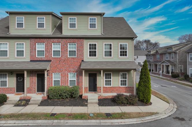95 Plumlee Dr #34, Hendersonville, TN