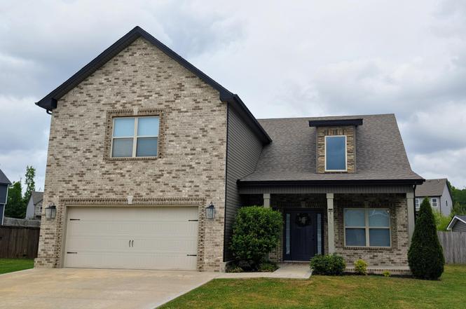 346 Rye Dr, Clarksville, TN