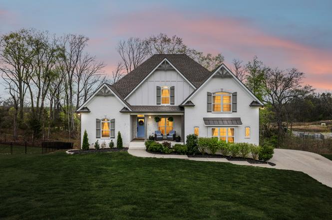 230 Amana Dr, Lebanon, TN