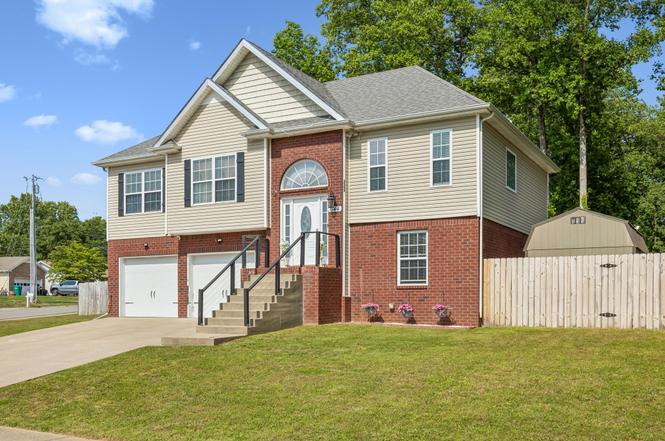 644 Ashley Oaks Dr, Clarksville, TN