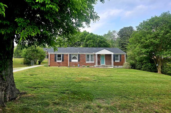 110 Pleasant Dr, Columbia, TN