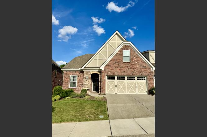 883 Cherry Grove Dr, Hendersonville, TN