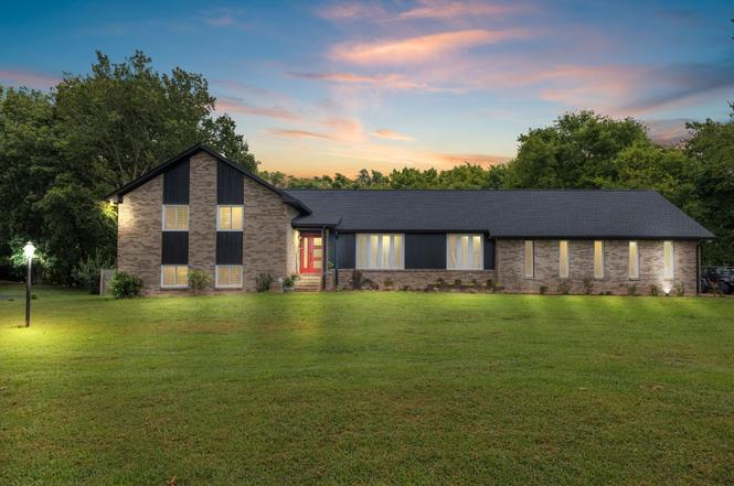 1025 Claremont Dr, Columbia, TN